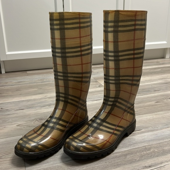 Burberry Rain Boots - Picture 11 of 16